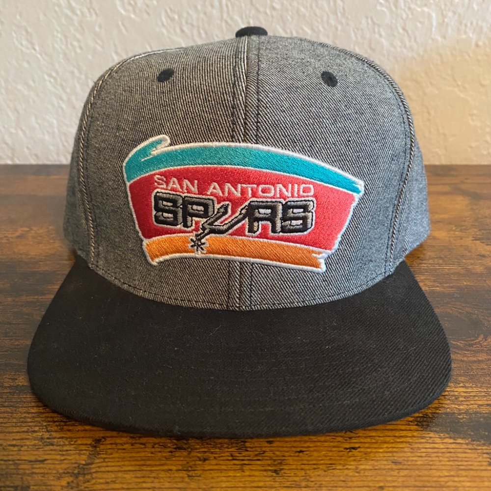 VINTAGE NBA San Antonio Spurs Snapback Hat